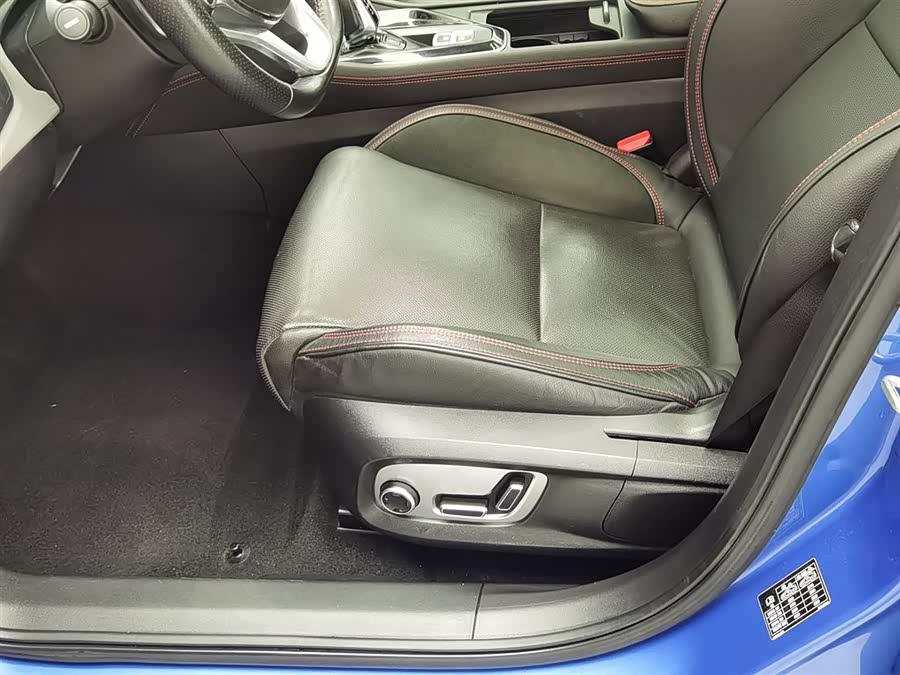 Lynk & Co 02 2019 car image #21