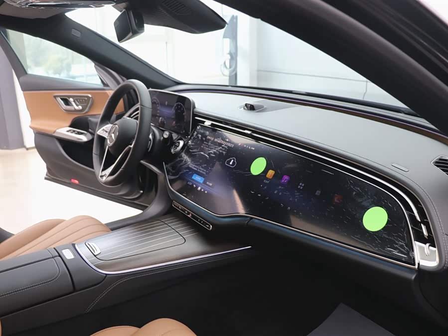 Mercedes-Benz E Class 2025 car image #21