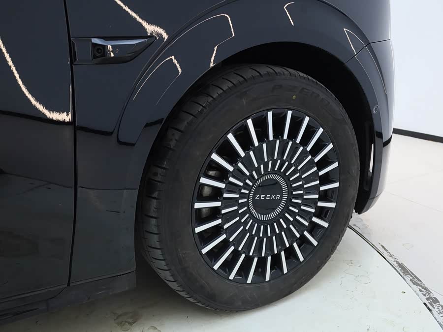 极氪 极氪009 2025 汽车图片 #21