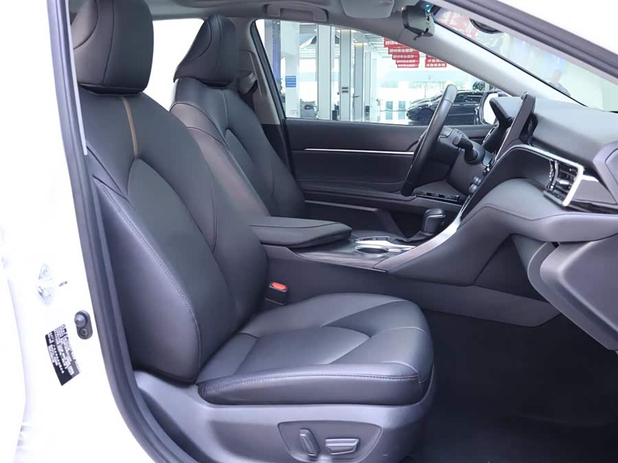 Toyota Camry 2022 car image #21