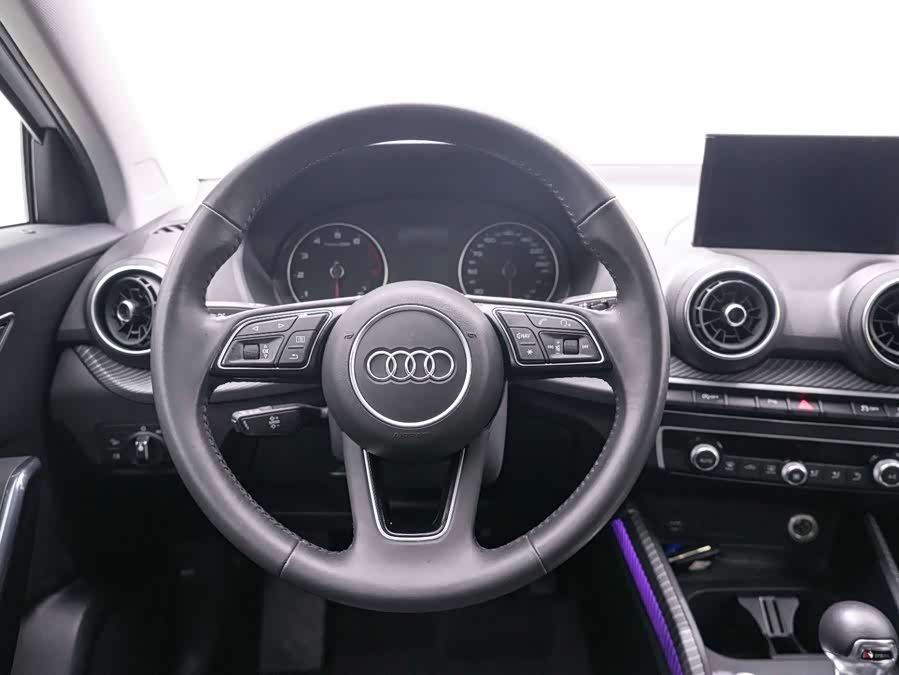 Audi Q2L 2021 immagine di auto #21