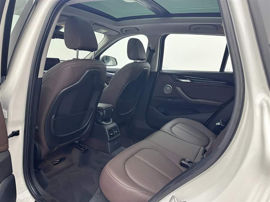 BMW X1 2022 car image #21