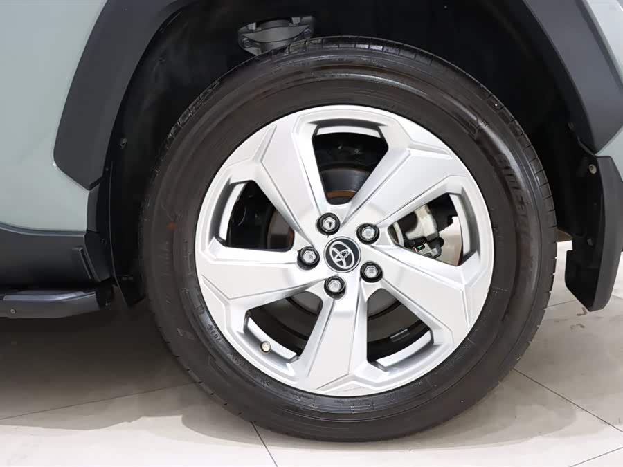 Toyota RAV4 2019 car image #21