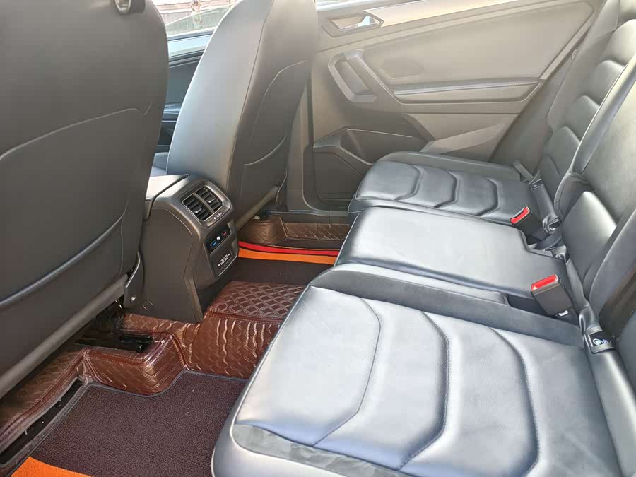 Volkswagen Tiguan L 2019 изображение автомобиля #21