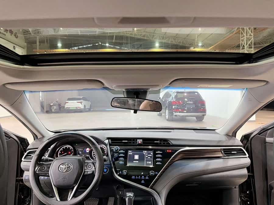 Toyota Camry 2018 immagine di auto #21