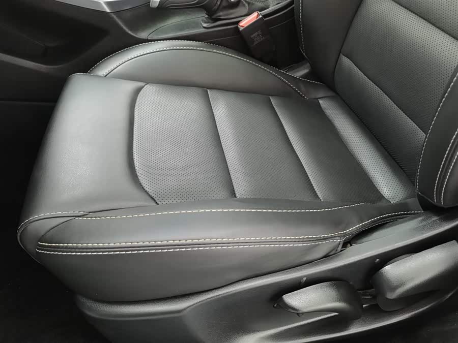 GEELY Emgrand 2018 car image #21