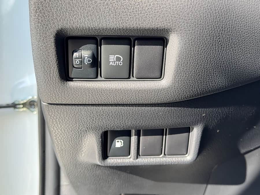 Toyota Izoa 2020 car image #21