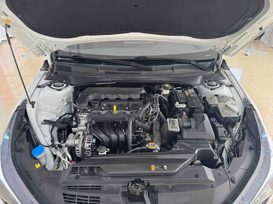 Hyundai Elantra 2021 immagine di auto #21