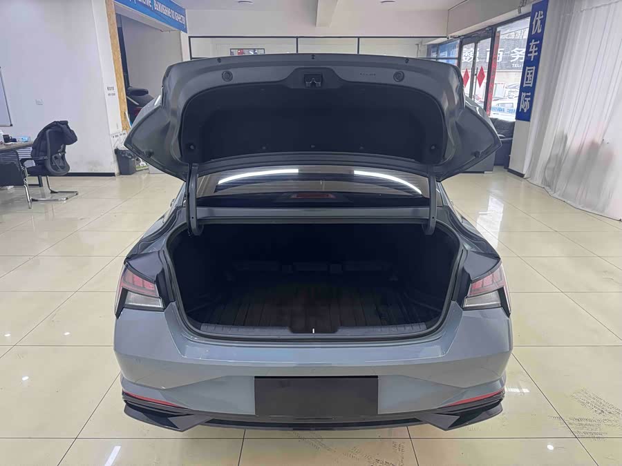 Hyundai Elantra 2022 immagine di auto #21