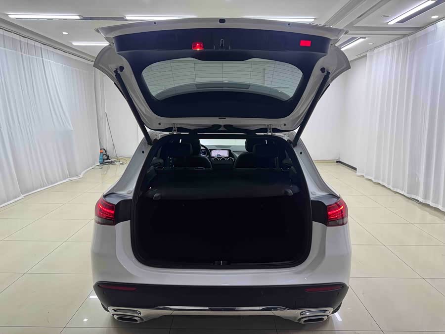 Mercedes-Benz GLA Class 2021 immagine di auto #21