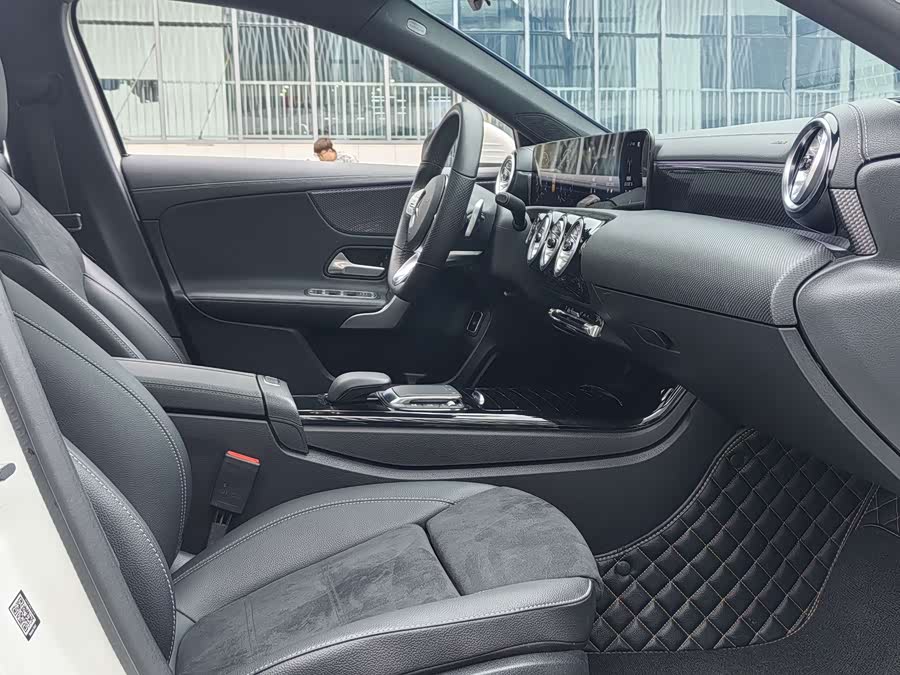 Mercedes-Benz A Class 2023 immagine di auto #21