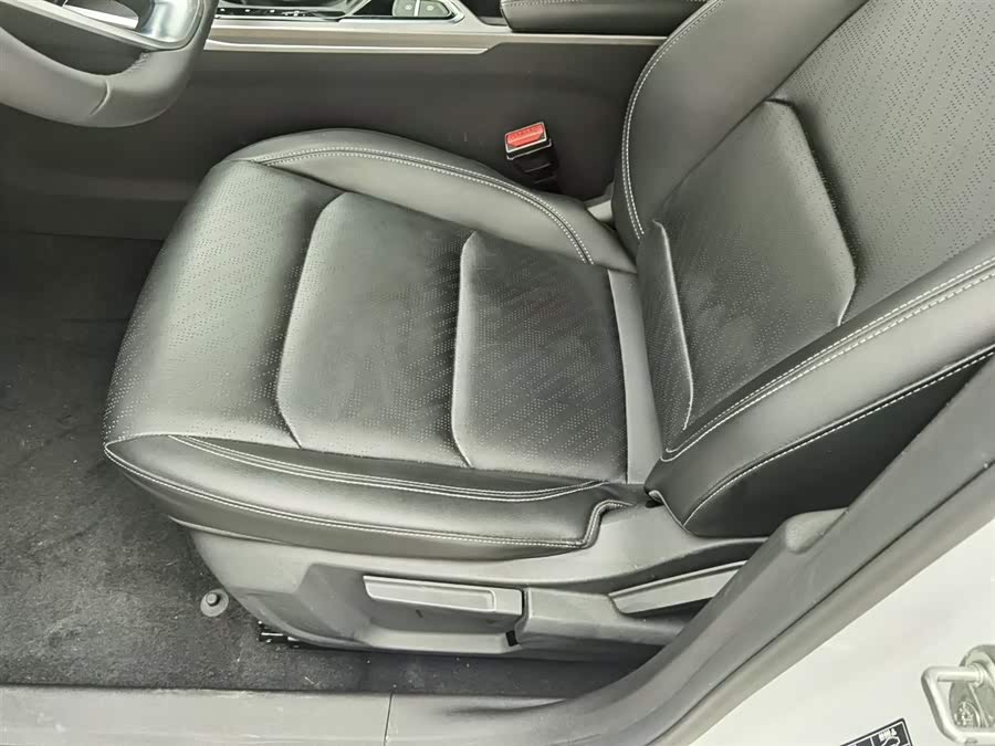 GEELY Emgrand 2023 car image #21