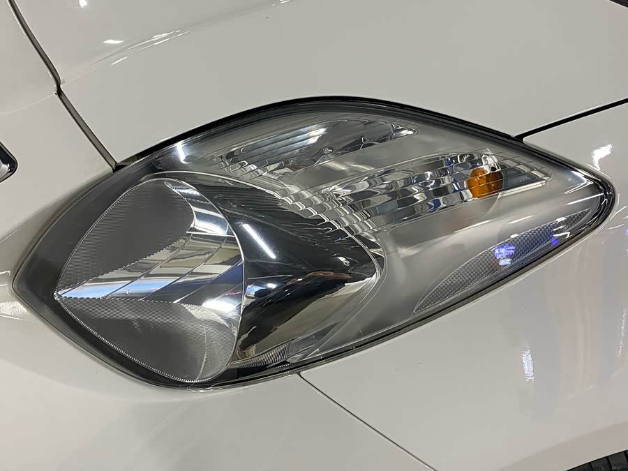 Yaris 2012 immagine di auto #21