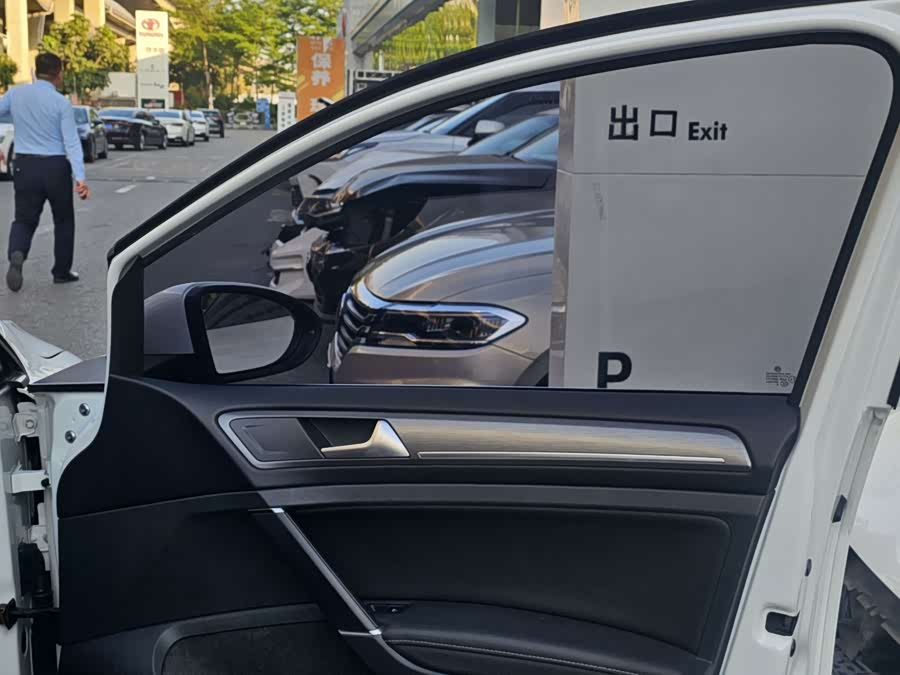 Volkswagen Golf 2016 car image #21