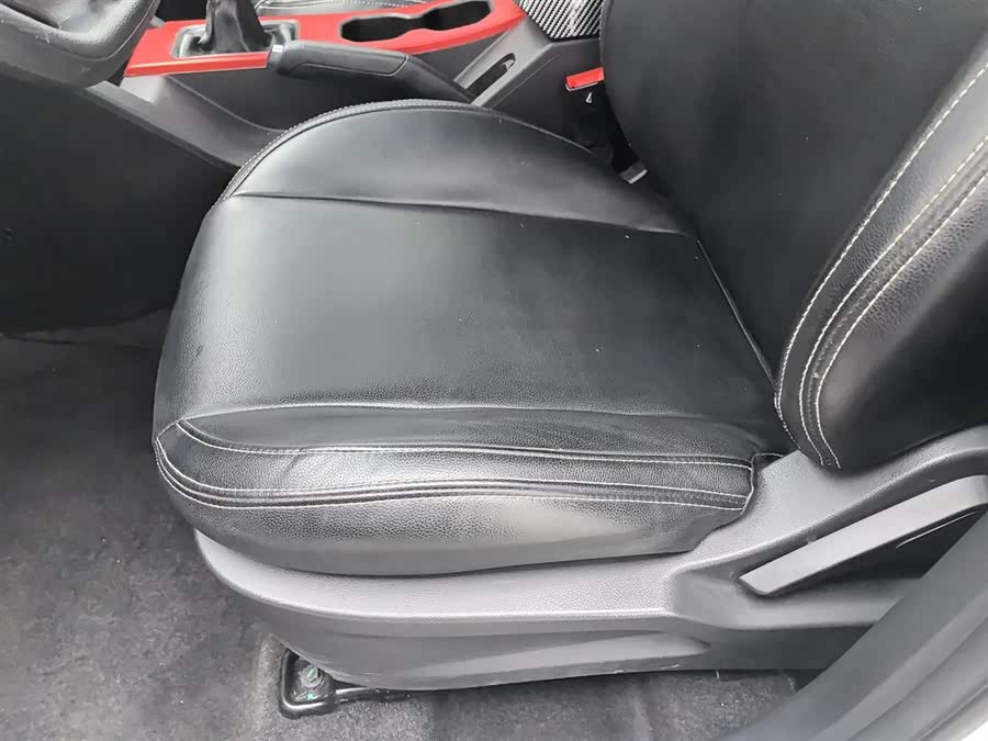 X70M 2020 car image #21