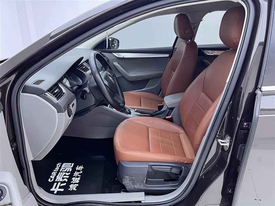 Skoda Octavia 2015 car image #21