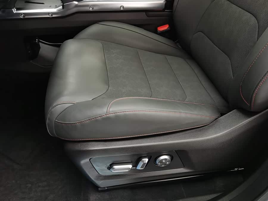 Jetour Traveller 2023 car image #21