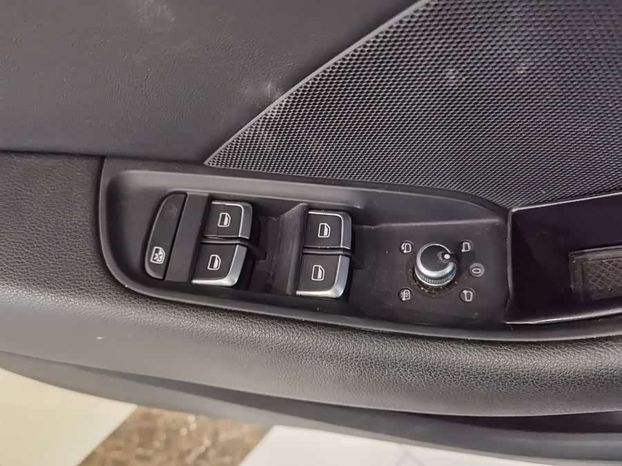 Audi A3 2018 car image #21