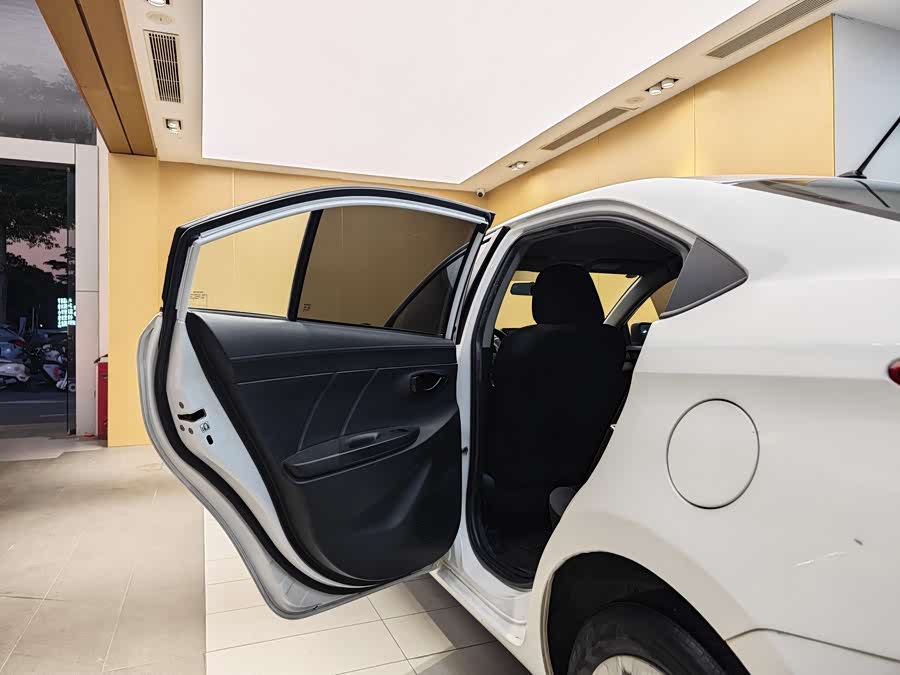 Vios 2023 car image #21