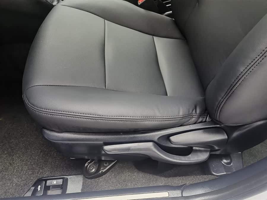 Toyota Yaris L Zhixiang 2018 immagine di auto #21