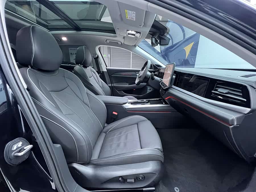 Volkswagen Passat 2025 car image #21