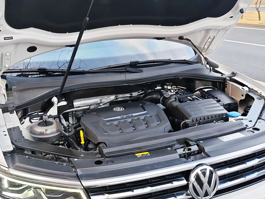 Volkswagen Tiguan L 2020 #21 Volkswagen Tiguan L 2020 car image #21