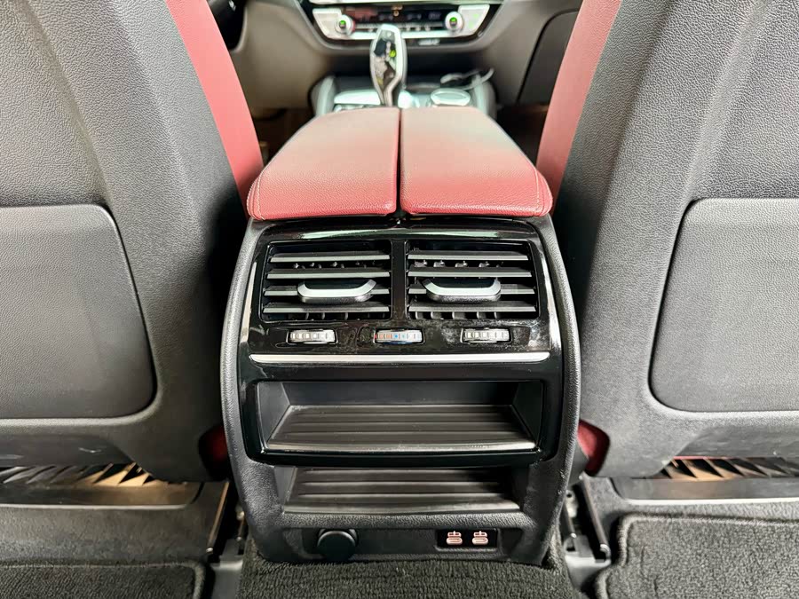 BMW 5 Series 2020 immagine di auto #21