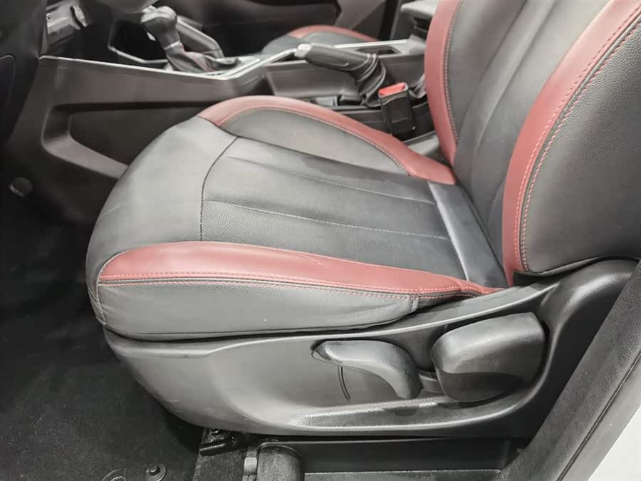 GEELY Vision X3 2022 изображение автомобиля #21