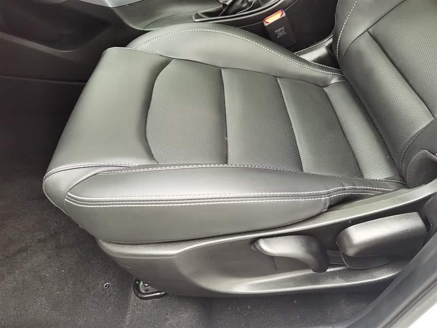 GEELY Emgrand 2018 car image #21