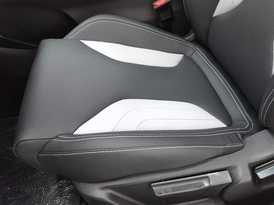 GEELY Binray 2023 car image #21