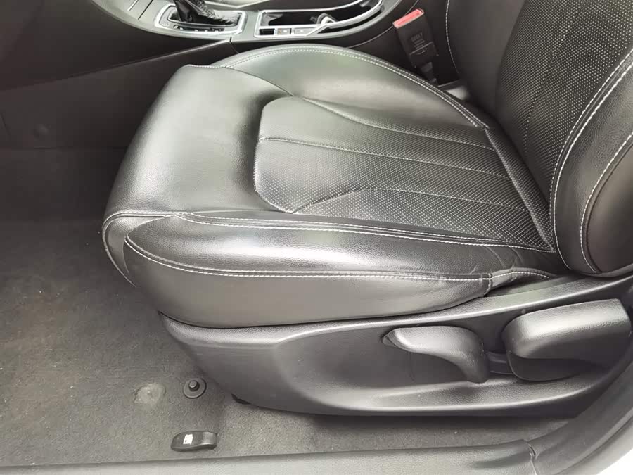 GEELY Emgrand 2016 car image #21