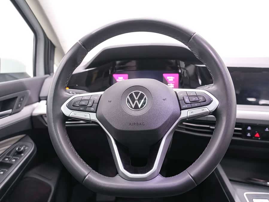 Volkswagen Golf 2022 car image #21