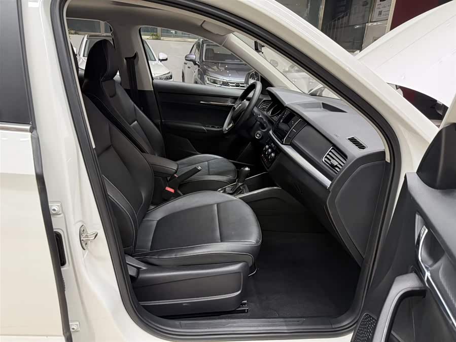 Skoda Kamiq 2022 car image #21