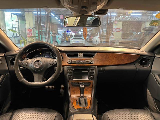 Mercedes-Benz CLS AMG 2009 car image #21