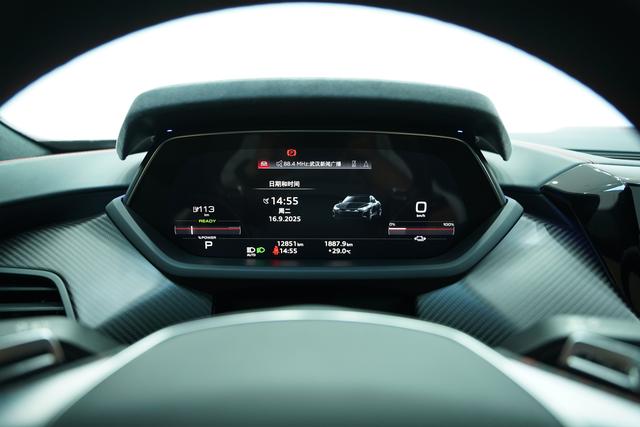 Audi RS e-tron GT 2023 car image #21