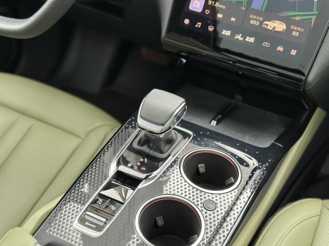 HongQi HS3 2023 #21 HongQi HS3 2023 صورة سيارة #21