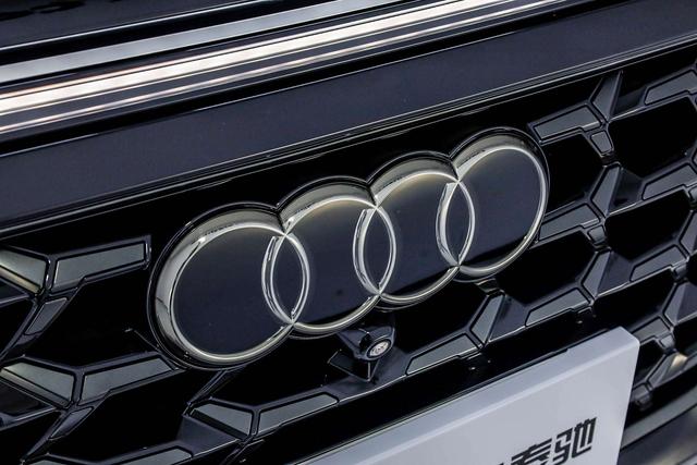 Audi Q6 2024 immagine di auto #21