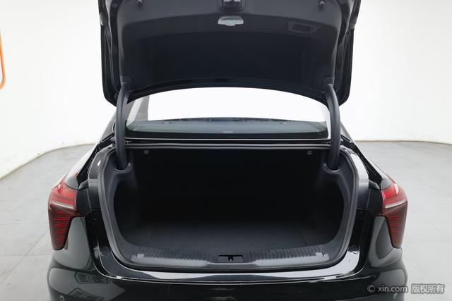 HongQi H5 PHEV 2025 #21 HongQi H5 PHEV 2025 car image #21