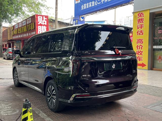 HongQi HQ9 PHEV 2024 #21 HongQi HQ9 PHEV 2024 car image #21