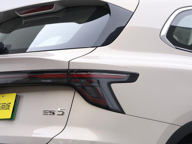 MG ES5 2024 imagem de carro #21