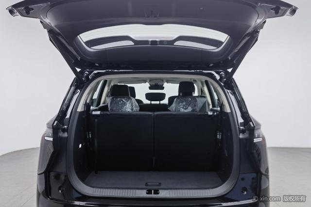 HongQi HS7 PHEV 2025 car image #21