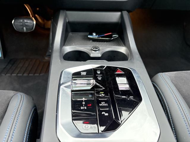 BMW 2 Series 2024 car image #21