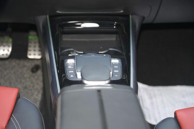 Mercedes-Benz GLB AMG 2022 #21 Mercedes-Benz GLB AMG 2022 car image #21