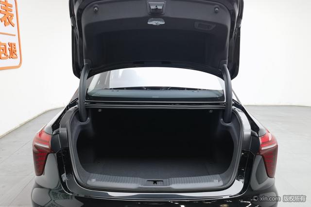 HongQi H5 PHEV 2025 #21 HongQi H5 PHEV 2025 car image #21