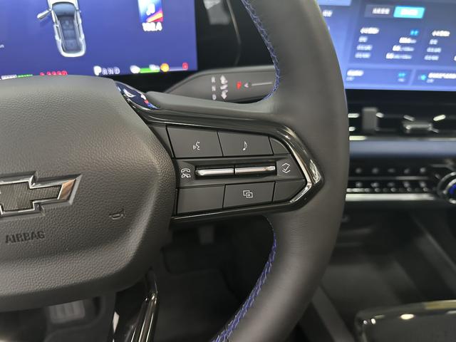 Chevrolet Equinox Plus 2025 car image #21