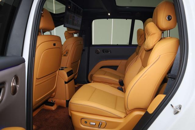 Li i8 2025 image de voiture #21