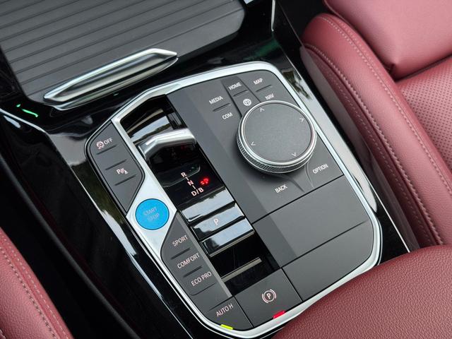 BMW iX3 2024 صورة سيارة #21