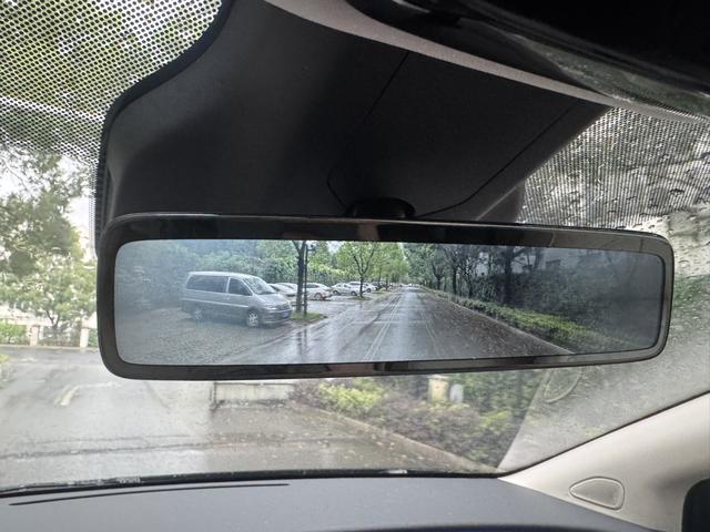 Li i8 2025 image de voiture #21