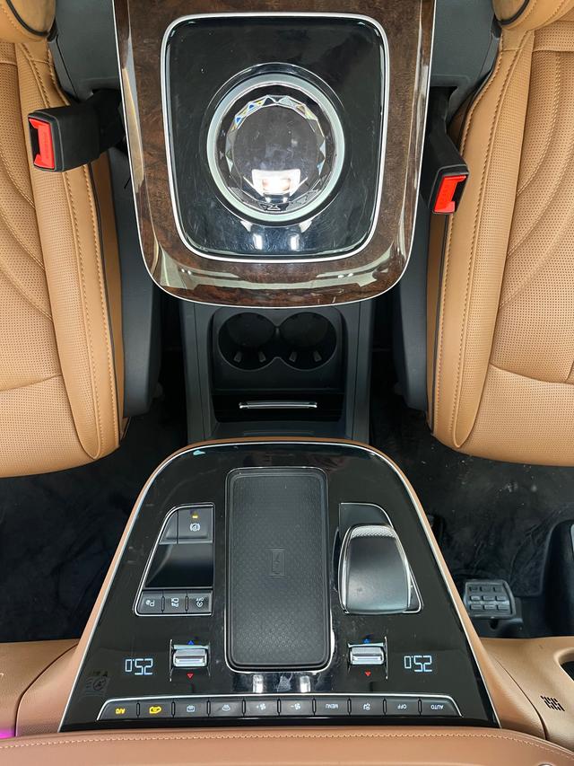 HongQi HQ9 2023 #21 HongQi HQ9 2023 car image #21