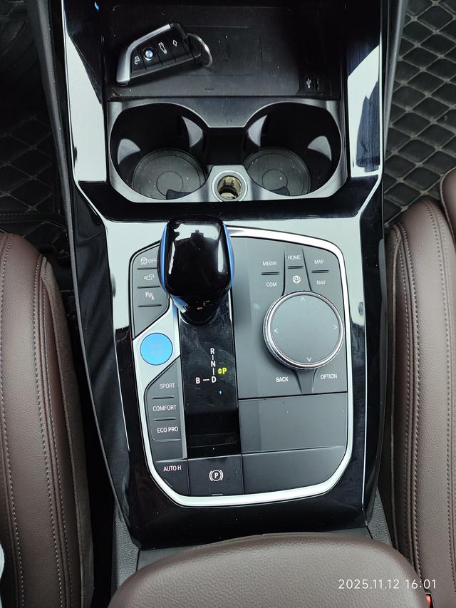 BMW M8 2022 imagem de carro #21